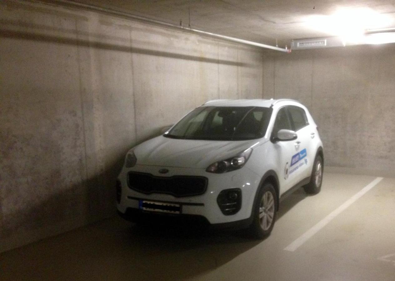 プラハOnsite Free Garage Parking, 10Min Centre By Busアパートメント エクステリア 写真